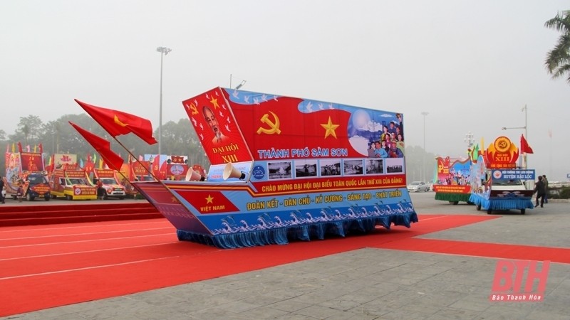 The Department of Culture, Sports and Tourism of Thanh Hoa province held a festival on January 24 to celebrate the 13th National Party Congress. (Photo: baothanhhoa.vn)
