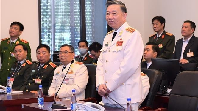 Minister of Public Security To Lam (standing) speaks at the inspection session. (Photo: VNA)