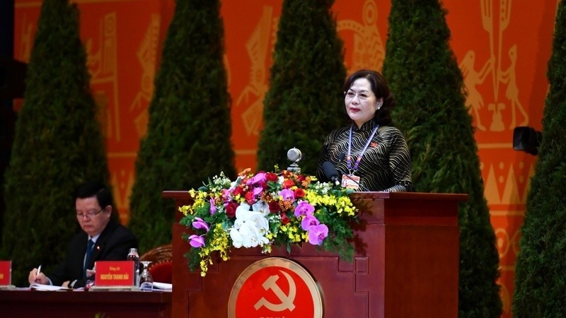 State Bank of Vietnam Governor Nguyen Thi Hong delivers her speech at the 13th National Party Congress.