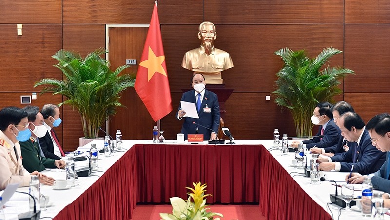 Prime Minister Nguyen Xuan Phuc speaking at the meeting. (Photo: VGP)