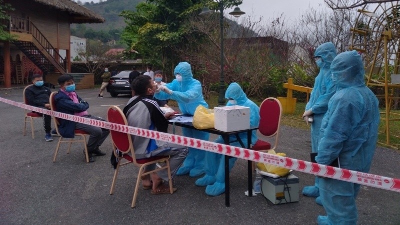 People are being tested for the coronavirus in Hoa Binh Province.