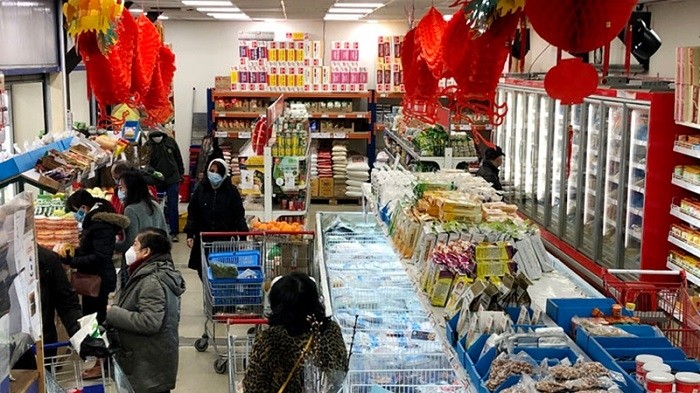 A full range of Tet products from Vietnam hit the shelves at Thanh Binh Jeune Supermarket to serve overseas Vietnamese in France.