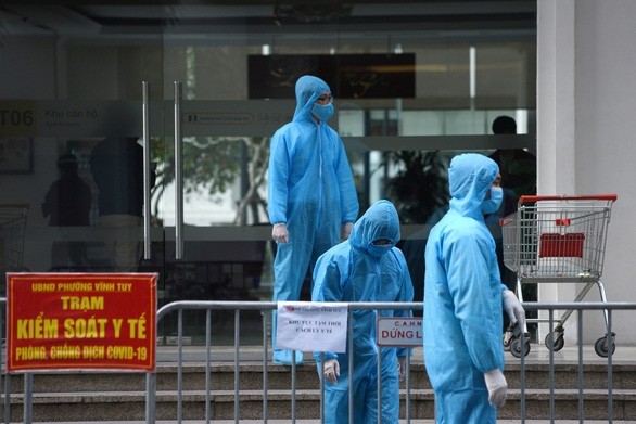 A COVID-19 checkpoint in Hanoi. (Photo: Reuters)