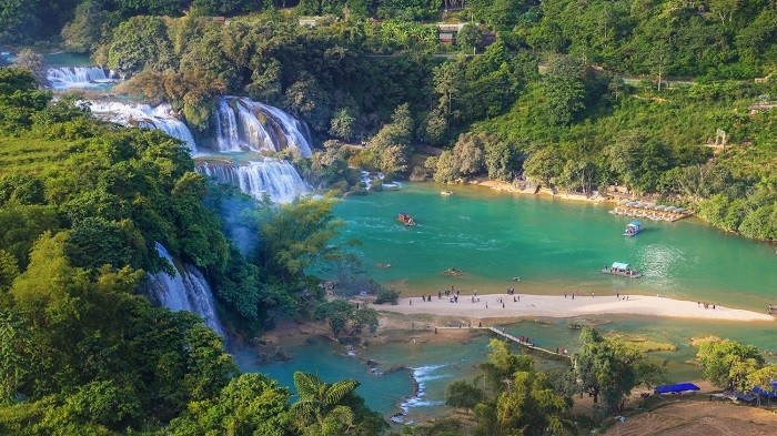 Ban Gioc Waterfall on Quay Son River in Dam Thuy commune, Trung Khanh district, Cao Bang province. (Photo: VOV)