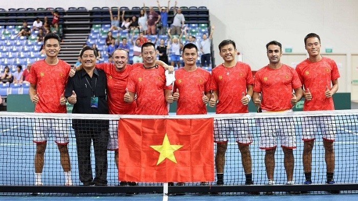 The Vietnamese tennis team at the 2020 Davis Cup World Group II play-offs in Morocco. (Photo: VTF)