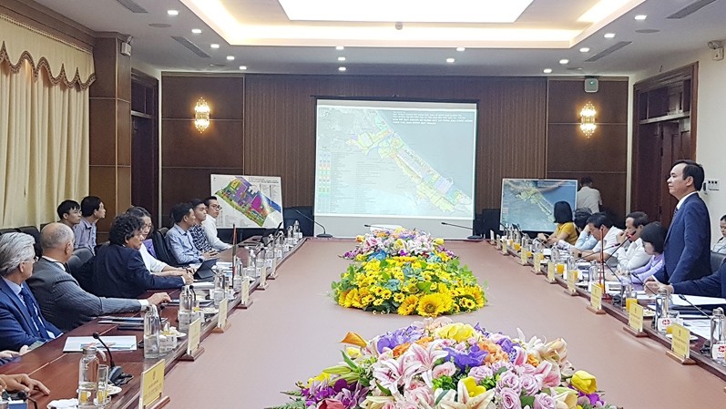 The meeting between Quang Tri leaders and Eni Vietnam 