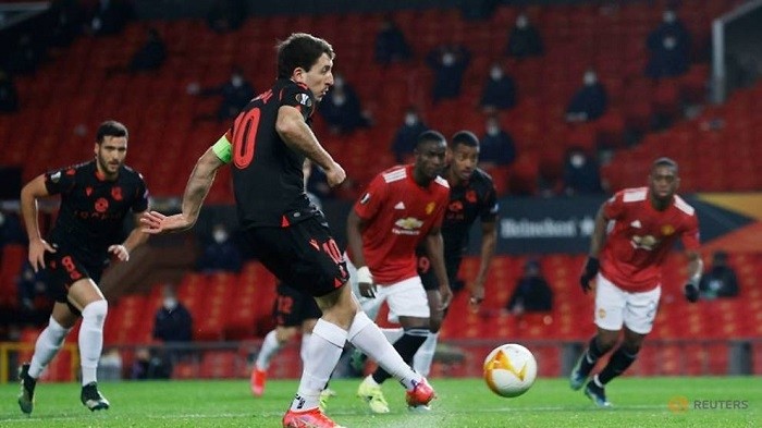 Soccer Football - Europa League - Round of 32 Second Leg - Manchester United v Real Sociedad - Old Trafford, Manchester, UK- February 25, 2021 Real Sociedad's Mikel Oyarzabal misses a penalty. (Reuters)