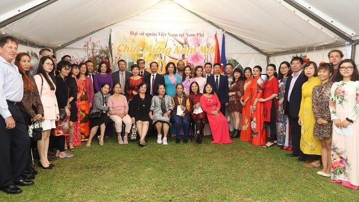 The Vietnamese community in South Africa meet on the occasion of the lunar new year (Photo: VNA)