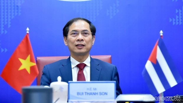 Permanent Deputy Minister of Foreign Affairs of Vietnam Bui Thanh Son attends the sixth Vietnam-Cuba political consultation at the deputy foreign minister level. (Photo: baoquocte.vn)