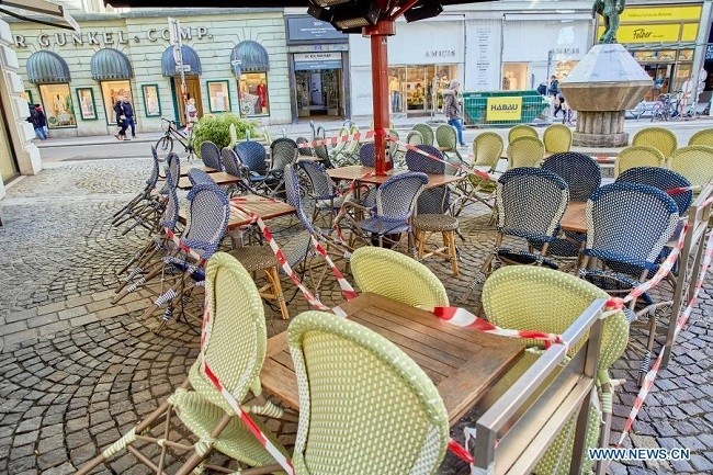 Photo taken on March 6, 2021 shows sealed-off tables and chairs outside a restaurant in Vienna, Austria. For the year 2020, Austria's GDP recorded the most striking decline since 1945 with a minus of 6.6%. (Photo: Xinhua)