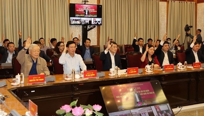 Voters working at Party Central Committee’s Office vote to nominate candidates for the election of deputies to the 15th National Assembly. (Photo: VNA)