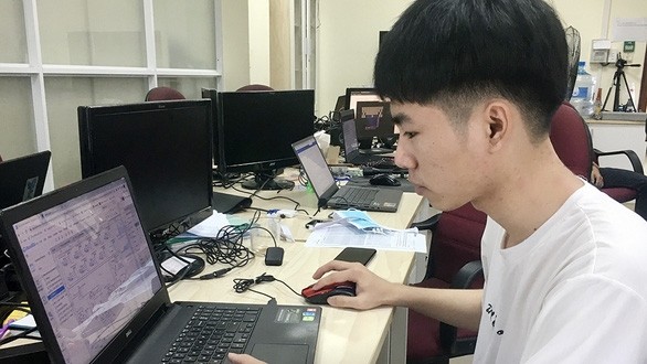 Doan Van Hieu has become the first Vietnamese to ever win a prize at an international microelectronics competition. (Photo: tuoitre.vn)