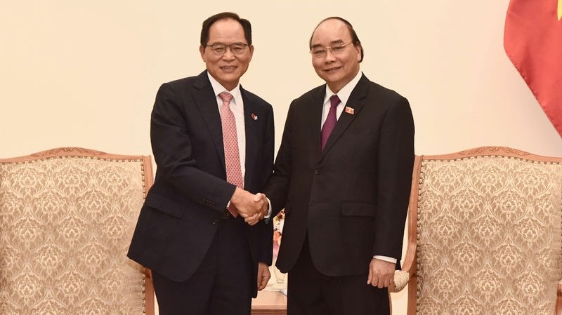 Prime Minister Nguyen Xuan Phuc and ROK Ambassador Park Noh-wan