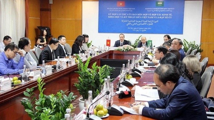Fourth session of the Vietnam-Saudi Arabia Joint Committee on Economic, Scientific and Technological Cooperation is held via videoconference. (Photo: VNA)