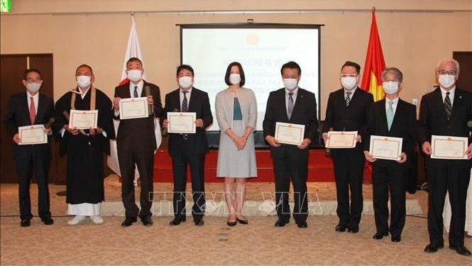 Japanese organisations and individuals honoured for supporting the Vietnamese community amid COVID-19 pandemic  (Photo: VNA)