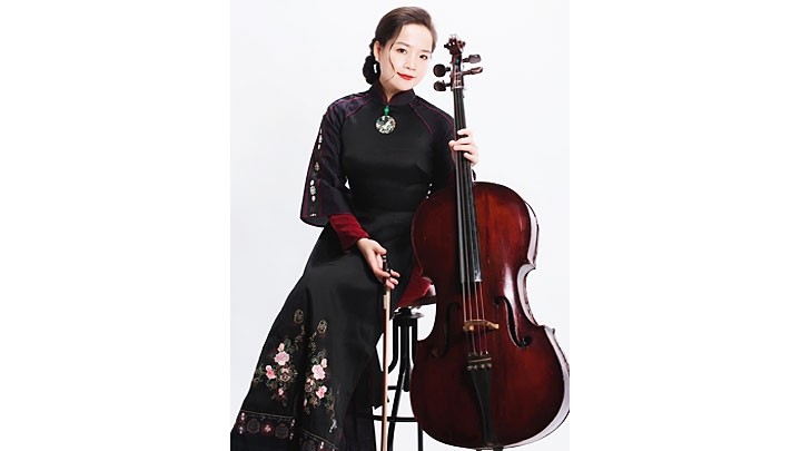 Cellist Dinh Hoai Xuan 