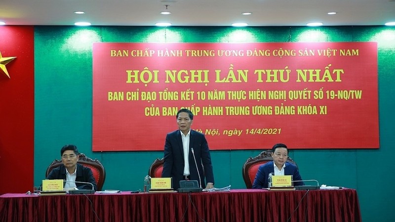 Politburo member Tran Tuan Anh speaking at the conference. (Photo: congthuong.vn)