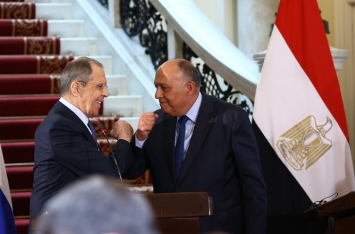 Russian Foreign Minister Sergey Lavrov (L) meets with his Egyptian counterpart Sameh Shoukry in Cairo, Egypt on April 12, 2021. (Photo: Russian Foreign Ministry)