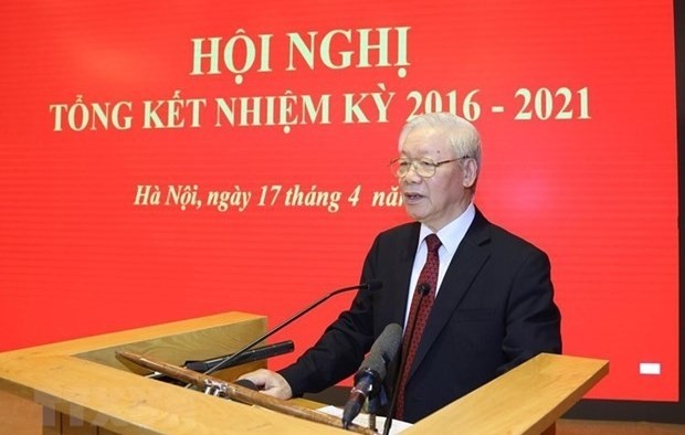 Party General Secretary Nguyen Phu Trong addresses the meeting of the Theoretical Council in Hanoi on April 17 (Photo: VNA)
