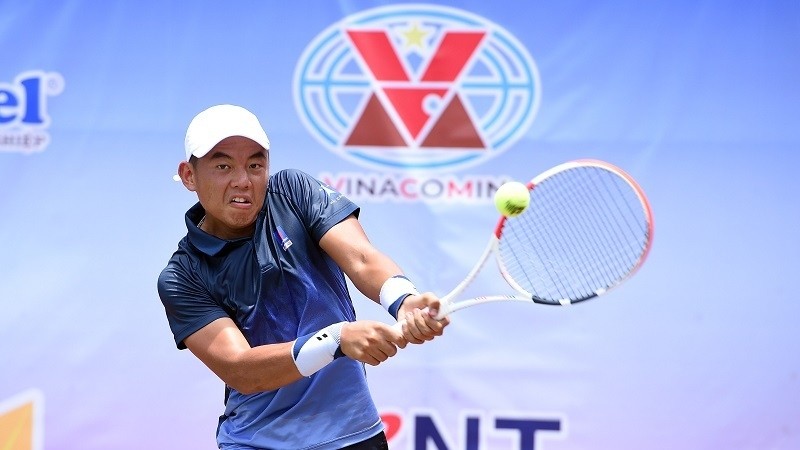 Ly Hoang Nam adds one more trophy to his collection. (Photo: VTF)