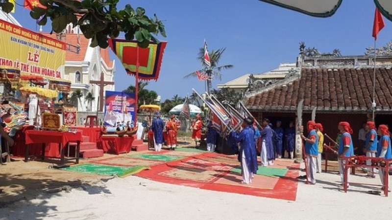 The festival to commemorate soldiers of the Hoang Sa Flotilla on Ly Son Island (Photo: VOV)