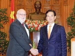 PM Nguyen Tan Dung receives Director of IRRI Robert S. Zeigler