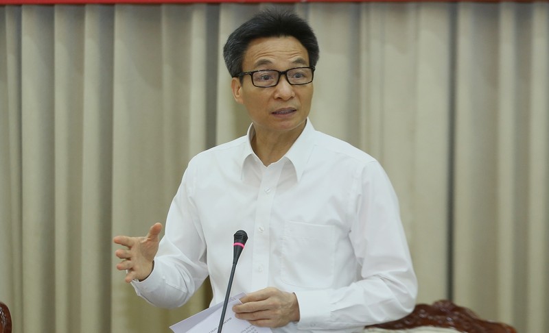 Deputy Prime Minister Vu Duc Dam speaking at the working session. (Photo: VGP)