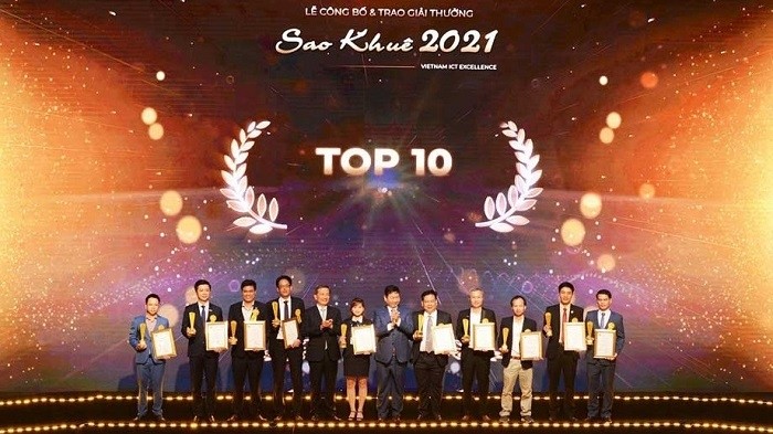 Winners in the Top 10 Sao Khue Awards – the most prestigious category in this year’s event. (Photo: NDO/Pham Trung)