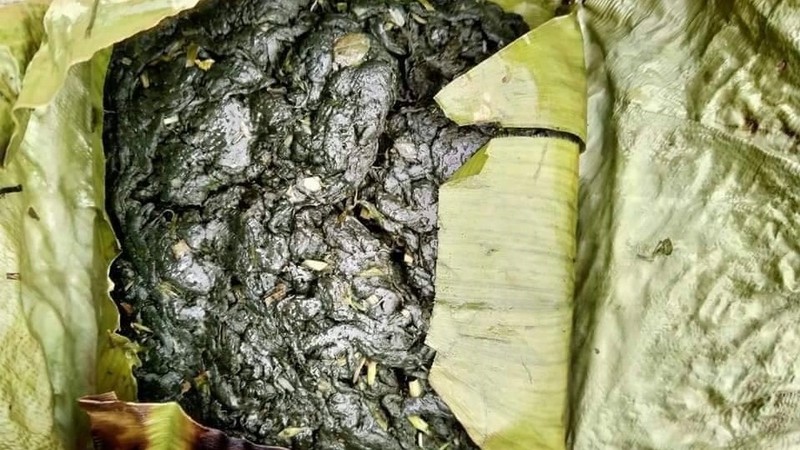  Moss grilled in a banana leaf. (Photo: Nguyen Minh Chuyen)