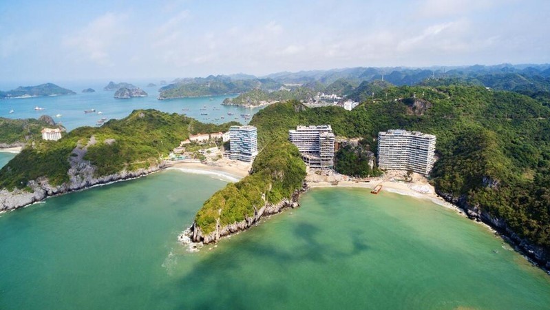 Cat Ba island is also an attractive island destination in recent years (Photo: Booking.com)