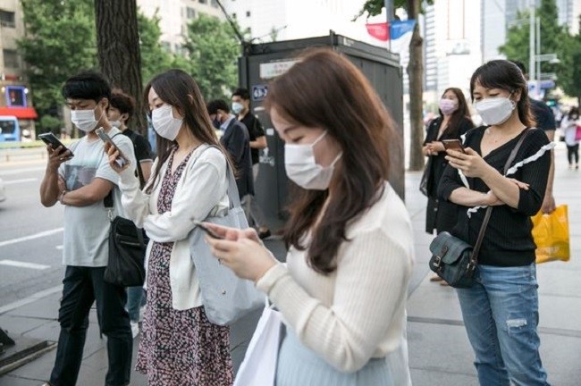 The daily caseload in the Republic of Korea fell below 600 in six days partly due to fewer virus tests over the weekend.  