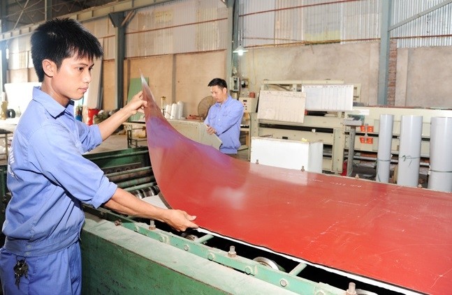 Tole production at the Tien Loi limited liability company (Lai Xa Industrial Park, Hoai Duc District, Hanoi).