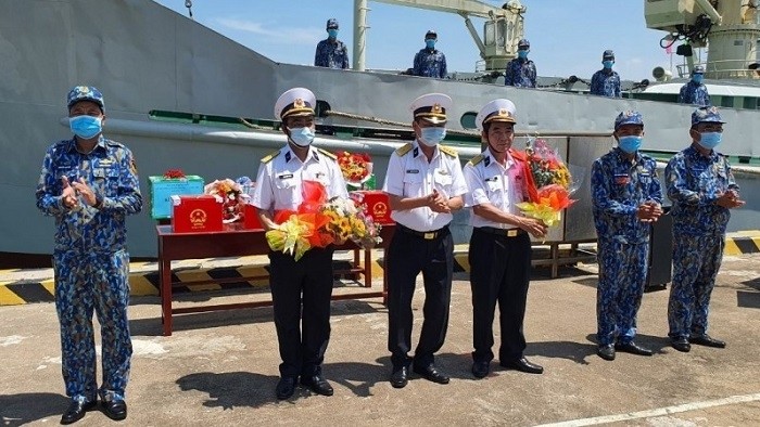 At the sending-off ceremony for two naval vessels serving early voting for officers and soldiers at the DK1 rig platform as well as ships on duty at sea, Vung Tau City, May 4, 2021. (Photo: NDO/Nguyen Nam)