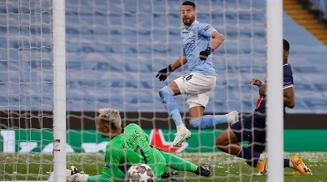 Manchester City's Riyad Mahrez scores their first goal. (Photo: Reuters)