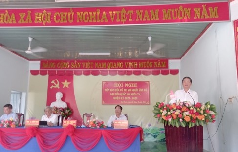 Politburo member and Head of the Party Central Committee’s Economic Commission Tran Tuan Anh speaks at the meeting. (Photo: dangcongsan.vn)
