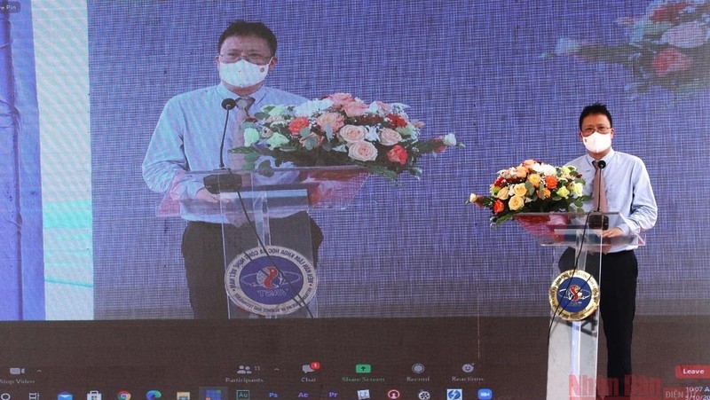 Professor, Academician Chau Van Minh, President of Vietnam Academy of Science and Technology addressing the ceremony.