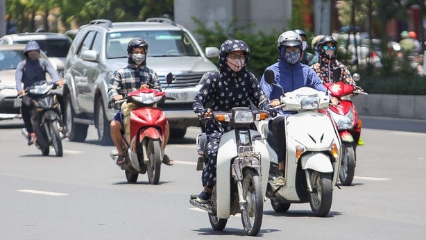 Vietnam undergoes heatwave as temperatures reach 40C in some locales