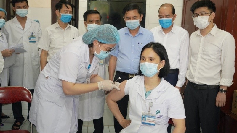 Vaccination against COVID-19 at Ha Nam Provincial General Hospital. (Photo: NDO/Dao Phuong)