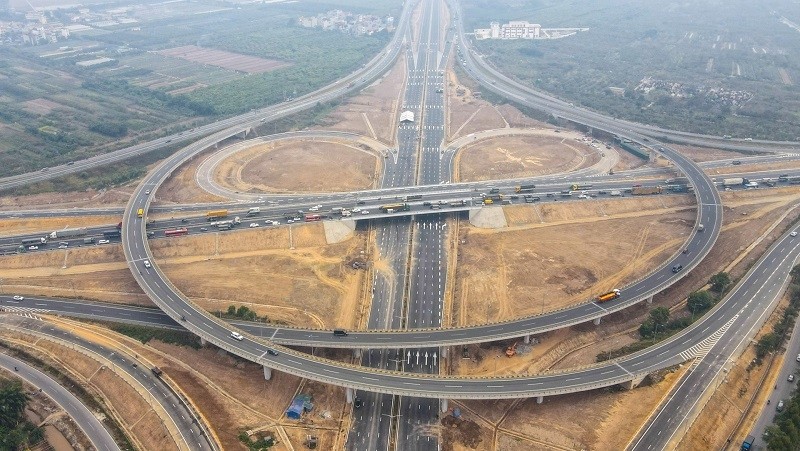 An intersection on Hanoi's third ring road
