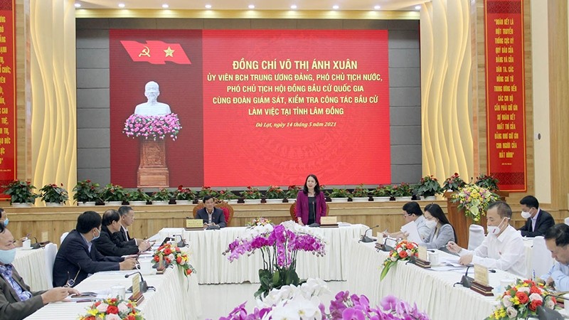Vice President Vo Thi Anh Xuan at the working session with the Lam Dong election commission