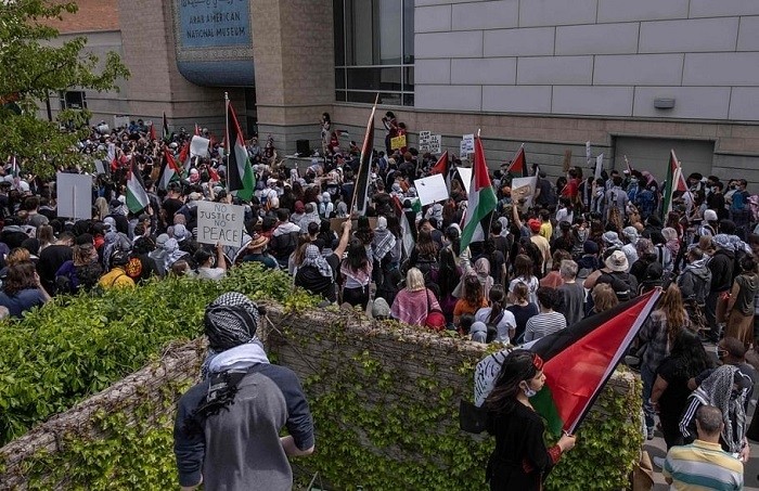 Hundreds of residents of Dearborn, Michigan gather on 15 May 2021 to protest the actions of the Israeli Army in Gaza as well as the forced removal of Palestinian families in Sheikh Jarrah in East Jerusalem. (Photo: AFP)