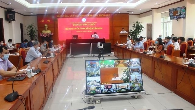 The Ministry of Agriculture and Rural Development held a virtual conference on promoting consumption of agricultural products. (Photo: dangcongsan.vn)