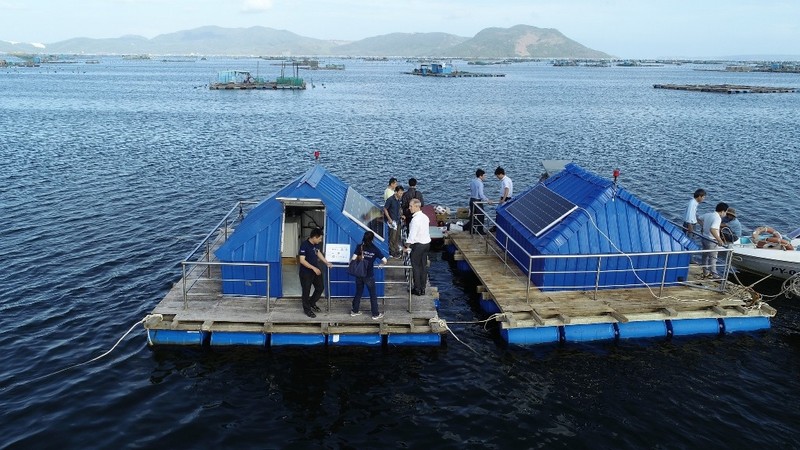 The University of Technology Sydney (UTS) and Ho Chi Minh City University of Technology have applied and modified UTS's water monitoring technology into a version specifically for Vietnam. Four monitoring stations have been built in Phu Yen, providing real-time sea water quality warnings to lobster farmers and helping them protect their crops.