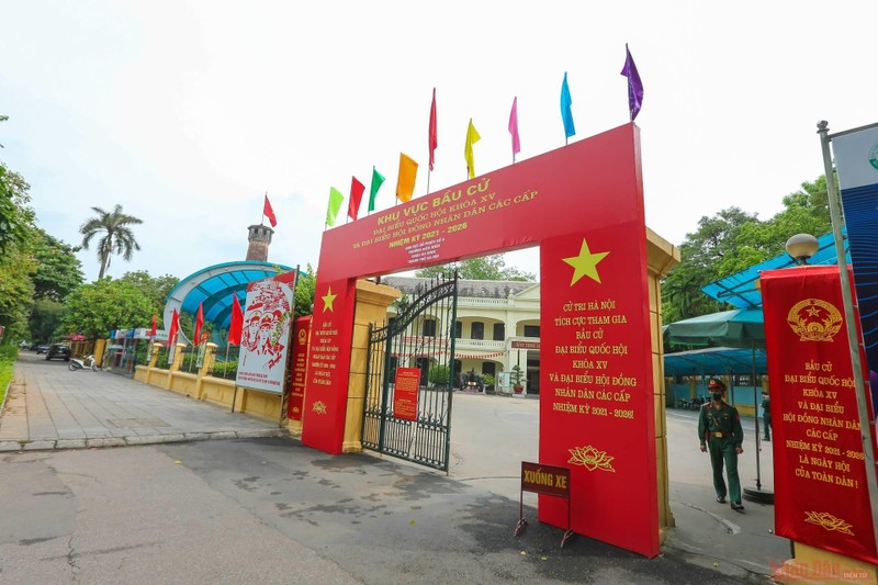 A voting place at 8 Dien Bien ward, Ba Dinh district, located inside the Vietnam Military History Museum. 