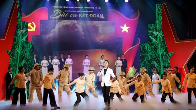 A performance at the programme (Photo: toquoc.vn)
