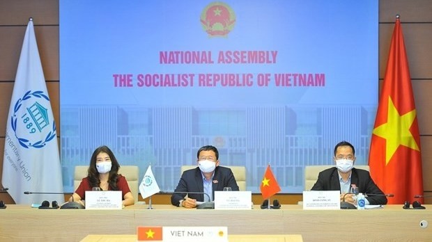 Vietnam's NA delegation attends a plenary session and the closing session of the 142nd International Parliamentary Union Assembly (Photo: VNA)
