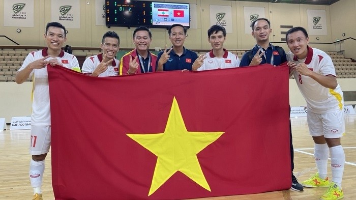 Vietnam's futsal team celebrate after winning the World Cup playoff against Lebanon. (Photo: Vietnam Football Federation)