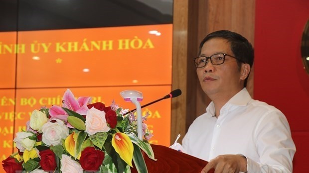 Tran Tuan Anh, head of the Party Central Committee’s Economic Commission, speaks at the conference. (Photo: VNA)