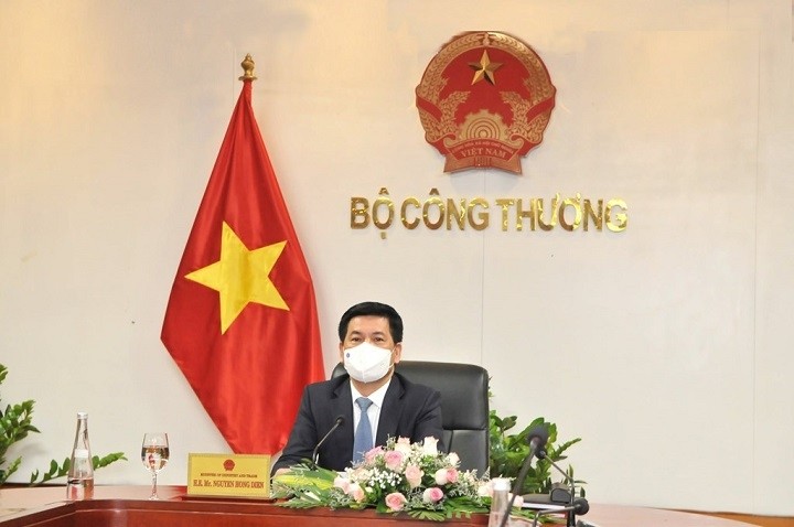 Minister of Industry and Trade Nguyen Hong Dien suggests Vietnam and New Zealand step up cooperation within the framework of FTAs. (Photo: VNA) 