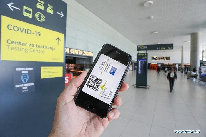 Photo taken on June 2, 2021 at Franjo Tudjman Airport of Zagreb, Croatia shows a digital COVID-19 certificate form on a cell phone. Croatia on Tuesday started issuing European Union (EU) digital COVID-19 certificates that should allow cross-border travel within the 27-member bloc. (Photo: Xinhua)